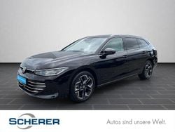 Grenadillschwarz metallic Gebraucht 2024 VW Passat Elegance Kombi | 42.900 € (Superpreis)