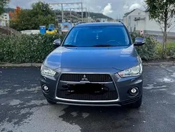 Grau Gebraucht 2011 Mitsubishi Outlander SUV | 6.500 € (Fairer Preis)