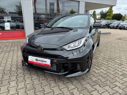 Precious schwarz Neu 2024 Toyota Yaris Coupé | 51.979 € (Fairer Preis)