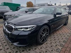 Saphirschwarz Gebraucht 2024 BMW 520 M Sport Limousine | 39.998 €