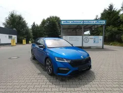 Raceblau metallic Gebraucht 2021 Skoda Octavia RS Kombi | 26.490 € (Guter Preis)