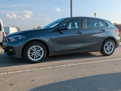 Grau Gebraucht 2020 BMW 118 Advantage Kleinwagen | 18.500 € (Fairer Preis)