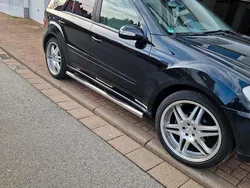 Schwarz Gebraucht 2006 Mercedes ML350 SUV | 9.300 €