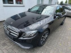 Schwarz Gebraucht 2018 Mercedes E220 Avantgarde Limousine | 21.950 € (Superpreis)
