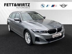 Skyscraper grau metallic Gebraucht 2023 BMW 330e Kombi | 33.390 € (Superpreis)