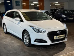 Weiß Gebraucht 2018 Hyundai i40 Trend Kombi | 10.900 € (Fairer Preis)