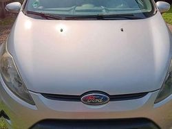 Silber Gebraucht 2009 Ford Fiesta Trend Kleinwagen | 2.700 € (Guter Preis)