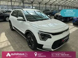 Weiß Gebraucht 2023 Kia e-Niro Inspiration SUV | 26.690 € (Fairer Preis)