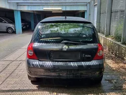 Schwarz Gebraucht 2004 Renault Clio II Kleinwagen | 549 € (Guter Preis)