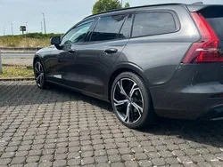 Grau Gebraucht 2022 Volvo V60 Plus Kombi | 39.000 €