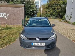 Grau Gebraucht 2015 VW Golf VII Comfortline Kombi | 9.900 € (Superpreis)