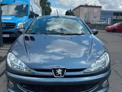 Grau Gebraucht 2005 Peugeot 206 CC Sport Cabrio | 2.000 €