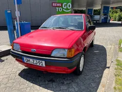 Rot Gebraucht 1990 Ford Fiesta Kleinwagen | 1.490 €