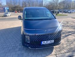 Grau Gebraucht 2022 Hyundai Staria Signature Van | 39.500 € (Fairer Preis)