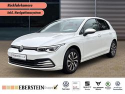 Weiß Gebraucht 2022 VW Golf VIII Active Limousine | 21.990 € (Guter Preis)