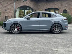 Arktikgrau Gebraucht 2024 Porsche Cayenne S SUV | 119.790 €
