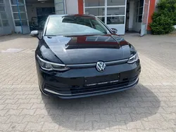 Deep black perleffekt Gebraucht 2023 VW Golf VIII Move Limousine | 21.999 € (Guter Preis)