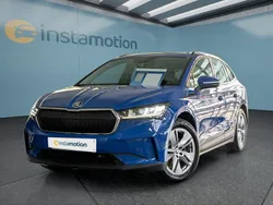 Blau Gebraucht 2021 Skoda Enyaq iV Loft SUV | 25.049 € (Guter Preis)