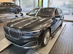 Grau Gebraucht 2020 BMW 750L Performance Limousine | 38.950 € (Fairer Preis)
