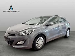Grau Gebraucht 2012 Hyundai i30 Trend Limousine | 11.990 € (Etwas zu teuer)