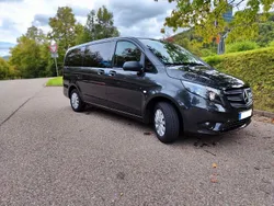 Grau Gebraucht 2023 Mercedes Vito Van / Kleinbus | 46.990 €