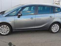 Grau Gebraucht 2016 Opel Zafira Active Van / Kleinbus | 11.600 € (Guter Preis)