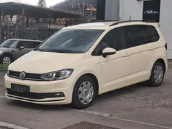 Beige Gebraucht 2017 VW Touran Van / Kleinbus | 4.980 €