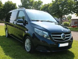 Blau Gebraucht 2016 Mercedes V250 Edition Van / Kleinbus | 38.250 € (Fairer Preis)