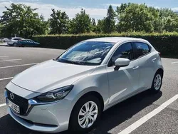 Weiß Gebraucht 2023 Mazda 2 Center-Line Kleinwagen | 15.500 € (Fairer Preis)