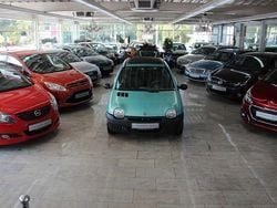 Grün Gebraucht 2000 Renault Twingo Liberty Kleinwagen | 1.990 € (Etwas zu teuer)