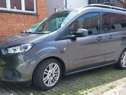 Grau Gebraucht 2019 Ford Tourneo Courier Trend Van / Kleinbus | 12.600 € (Fairer Preis)