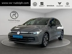 Mondsteingrau Gebraucht 2024 VW Golf VIII Goal Limousine | 25.387 € (Superpreis)