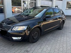 Schwarz Gebraucht 2015 Skoda Octavia GreenLine Kombi | 7.000 €