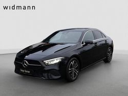 Metalliclack kosmosschwarz Gebraucht 2023 Mercedes A180 Progressive Limousine | 24.850 € (Fairer Preis)