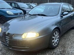 Grau Gebraucht 2003 Alfa Romeo 147 Distinctive Kleinwagen | 2.450 € (Fairer Preis)