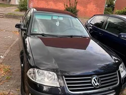 Schwarz Gebraucht 2004 VW Passat Limousine | 1.900 € (Fairer Preis)