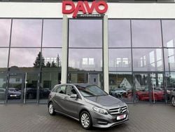 Grau Gebraucht 2015 Mercedes B200 Van / Kleinbus | 11.891 € (Fairer Preis)