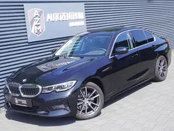 Black sapphire metallic Gebraucht 2019 BMW 320 Sport Line Limousine | 27.990 € (Fairer Preis)