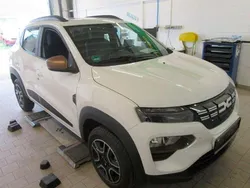 Weiß Gebraucht 2023 Dacia Spring Extreme Kleinwagen | 14.997 € (Fairer Preis)