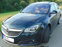 Grün Gebraucht 2015 Opel Insignia Country Tourer Kombi | 9.999 € (Superpreis)