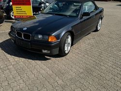 Schwarz Gebraucht 1993 BMW 325 Cabriolet Cabrio | 10.900 €