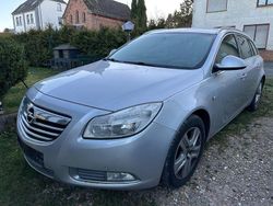 Silber Gebraucht 2011 Opel Insignia Sport Kombi | 3.000 € (Guter Preis)