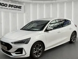 Weiß Gebraucht 2024 Ford Focus ST-Line X Limousine | 24.890 € (Guter Preis)