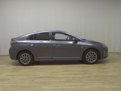Grau Gebraucht 2020 Hyundai Ioniq Style Limousine | 15.480 € (Guter Preis)
