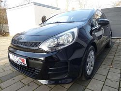 Auroraschwarz met. Gebraucht 2016 Kia Rio Kleinwagen | 6.599 € (Fairer Preis)