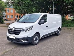 Weiß Gebraucht 2022 Renault Traffic Van / Kleinbus | 20.500 €