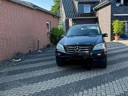 Schwarz Gebraucht 2008 Mercedes ML320 SUV | 8.999 € (Etwas zu teuer)