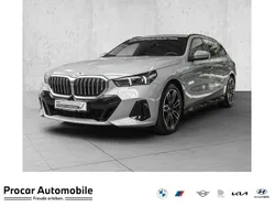 Grau Gebraucht 2024 BMW 520 M Sport Kombi | 53.840 € (Guter Preis)