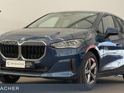 Phytonicblau Gebraucht 2024 BMW 216 Active Tourer Van / Kleinbus | 26.949 € (Guter Preis)