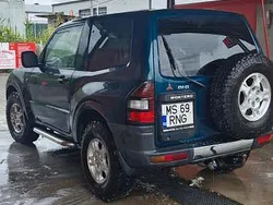 Grün Gebraucht 2004 Mitsubishi Montero SUV | 5.699 €